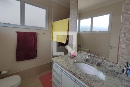 Casa de condomínio para alugar com 335m², 4 quartos e 6 vagasBanheiro Suíte 4