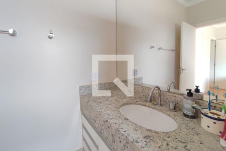 Casa de condomínio para alugar com 335m², 4 quartos e 6 vagasBanheiro Suíte