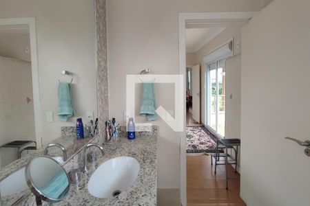 Casa de condomínio para alugar com 335m², 4 quartos e 6 vagasBanheiro Suíte 4