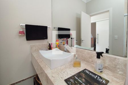 Casa de condomínio para alugar com 335m², 4 quartos e 6 vagasLavabo