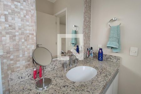 Casa de condomínio para alugar com 335m², 4 quartos e 6 vagasBanheiro Suíte 4