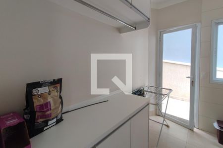 Casa de condomínio para alugar com 335m², 4 quartos e 6 vagasÁrea de Serviço