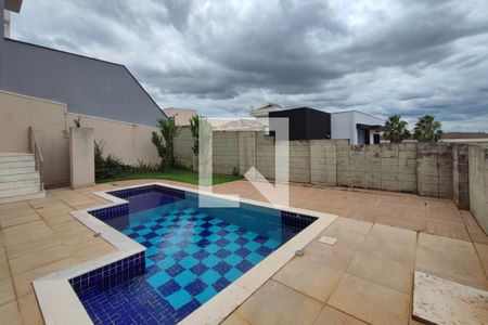 Casa de condomínio para alugar com 335m², 4 quartos e 6 vagasQuintal - Piscina