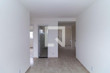 Sala de apartamento para alugar com 2 quartos, 48m² em Vila Paulo Silas, São Paulo