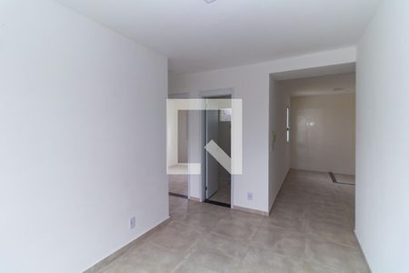 Sala de apartamento para alugar com 2 quartos, 48m² em Vila Paulo Silas, São Paulo
