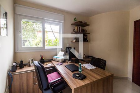 Casa de condomínio à venda com 849m², 4 quartos e 6 vagasEscritório