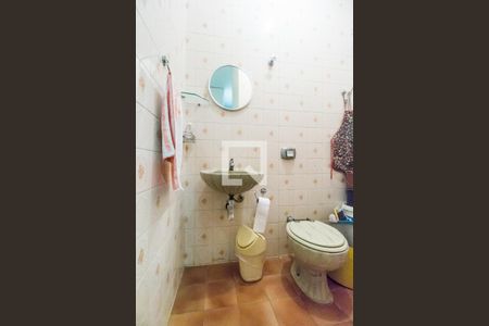 Casa de condomínio à venda com 849m², 4 quartos e 6 vagasBanheiro de serviço