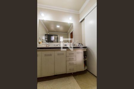 Casa de condomínio à venda com 849m², 4 quartos e 6 vagasBanheiro da Suíte 2