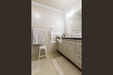 Casa de condomínio à venda com 849m², 4 quartos e 6 vagasBanheiro da Suíte 2