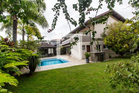 Casa de condomínio à venda com 849m², 4 quartos e 6 vagasPiscina