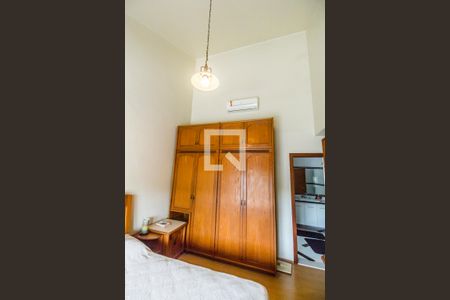 Casa de condomínio à venda com 849m², 4 quartos e 6 vagasDetalhe