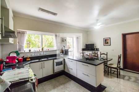 Casa de condomínio à venda com 849m², 4 quartos e 6 vagasCozinha