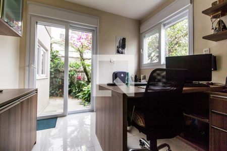 Casa de condomínio à venda com 849m², 4 quartos e 6 vagasEscritório