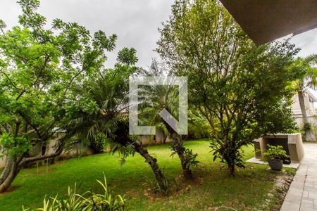 Casa de condomínio à venda com 849m², 4 quartos e 6 vagasQuintal