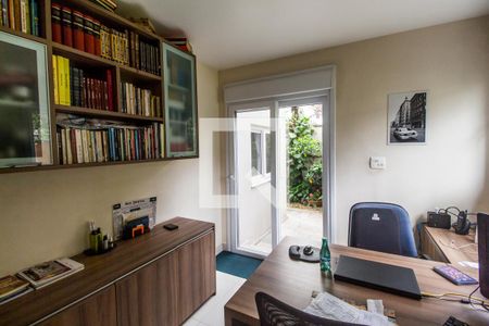 Casa de condomínio à venda com 849m², 4 quartos e 6 vagasEscritório