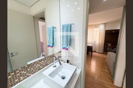 Banheiro de apartamento para alugar com 2 quartos, 48m² em Camargos, Belo Horizonte