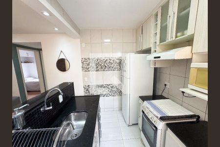 Cozinha de apartamento para alugar com 2 quartos, 48m² em Camargos, Belo Horizonte