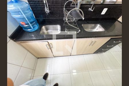 Cozinha de apartamento para alugar com 2 quartos, 48m² em Camargos, Belo Horizonte