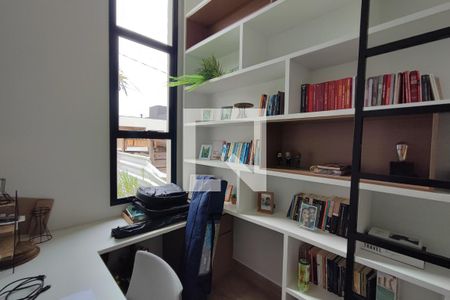 Casa de condomínio à venda com 200m², 3 quartos e 4 vagasEscritório