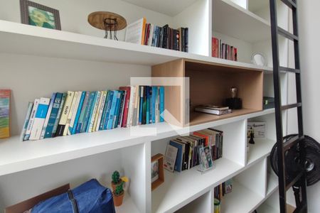 Casa de condomínio à venda com 200m², 3 quartos e 4 vagasEscritório