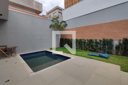 Casa de condomínio à venda com 200m², 3 quartos e 4 vagasPiscina