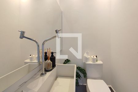 Casa de condomínio à venda com 200m², 3 quartos e 4 vagasLavabo