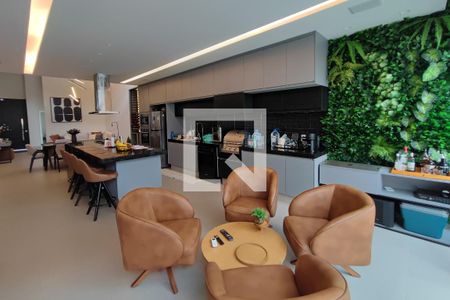 Sala de casa de condomínio à venda com 3 quartos, 200m² em Swiss Park, Campinas