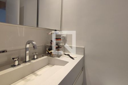 Casa de condomínio à venda com 200m², 3 quartos e 4 vagasBanheiro Suíte 2