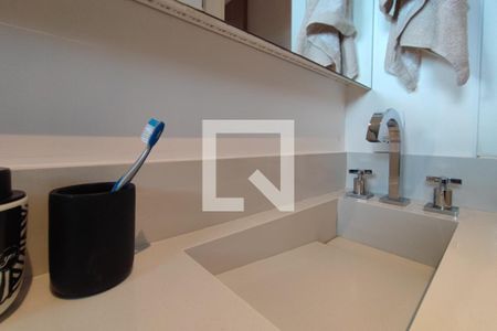 Casa de condomínio à venda com 200m², 3 quartos e 4 vagasBanheiro Suíte 3