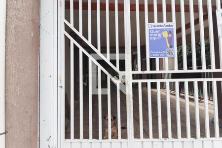 Casa à venda com 290m², 3 quartos e 5 vagas Casa à venda com 290m², 3 quartos e 5 vagasFachada