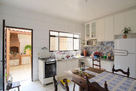 Casa para alugar com 111m², 2 quartos e 2 vagasCozinha