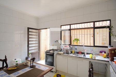 Casa para alugar com 111m², 2 quartos e 2 vagasCozinha