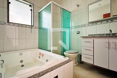 Casa à venda com 260m², 3 quartos e 5 vagasBanheiro da Suíte