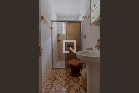 Casa à venda com 220m², 6 quartos e 2 vagasCasa 2 Banheiro