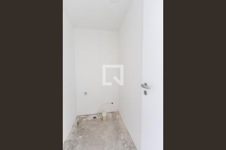 Apartamento à venda com 191m², 3 quartos e 3 vagas Apartamento à venda com 191m², 3 quartos e 3 vagasQuarto de Serviço
