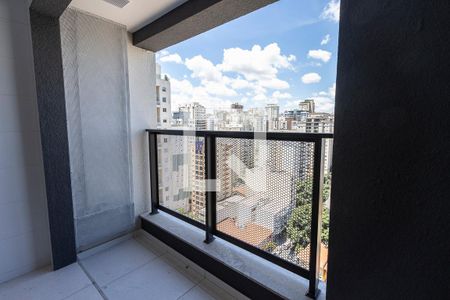 Apartamento à venda com 191m², 3 quartos e 3 vagas Apartamento à venda com 191m², 3 quartos e 3 vagasVaranda da Área de Serviço
