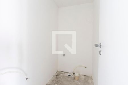 Apartamento à venda com 191m², 3 quartos e 3 vagas Apartamento à venda com 191m², 3 quartos e 3 vagasQuarto de Serviço