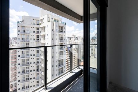 Apartamento à venda com 191m², 3 quartos e 3 vagas Apartamento à venda com 191m², 3 quartos e 3 vagasVaranda do Quarto 2