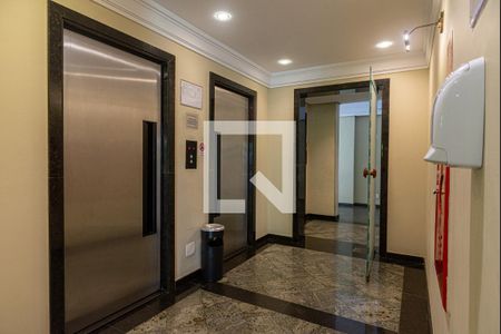 Apartamento à venda com 42m², 1 quarto e 1 vagaÁrea comum - Elevadores