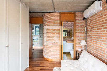 Casa à venda com 330m², 3 quartos e 4 vagasSuíte 2