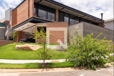 Casa à venda com 330m², 3 quartos e 4 vagasFachada