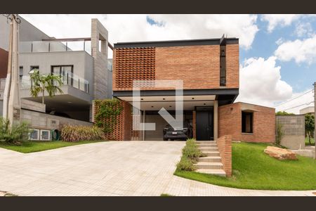 Casa à venda com 330m², 3 quartos e 4 vagasFachada