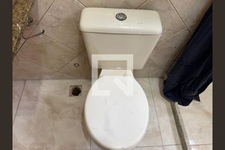 Casa de condomínio à venda com 180m², 3 quartos e 1 vagaBanheiro Social