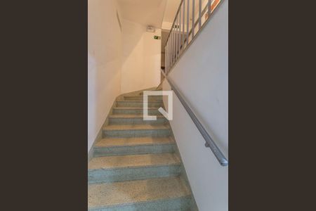 Apartamento para alugar com 43m², 1 quarto e sem vagaEscada