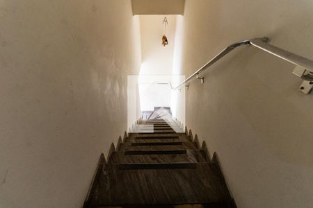 Casa à venda com 400m², 2 quartos e 3 vagasEscada