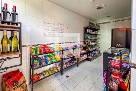 Apartamento à venda com 100m², 3 quartos e 2 vagasMini Mercado