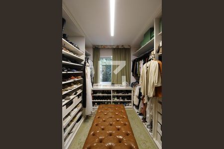 Apartamento à venda com 150m², 3 quartos e 2 vagasCloset