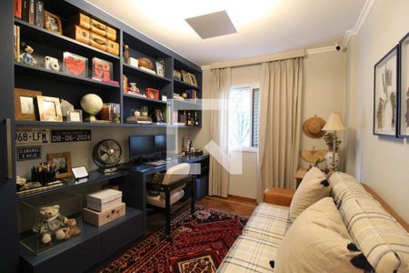 Apartamento à venda com 150m², 3 quartos e 2 vagasEscritório