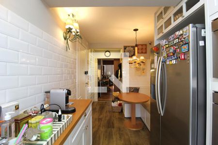 Apartamento à venda com 150m², 3 quartos e 2 vagasCozinha