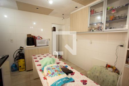 Casa à venda com 208m², 5 quartos e 2 vagas Casa à venda com 208m², 5 quartos e 2 vagasCOZINHA